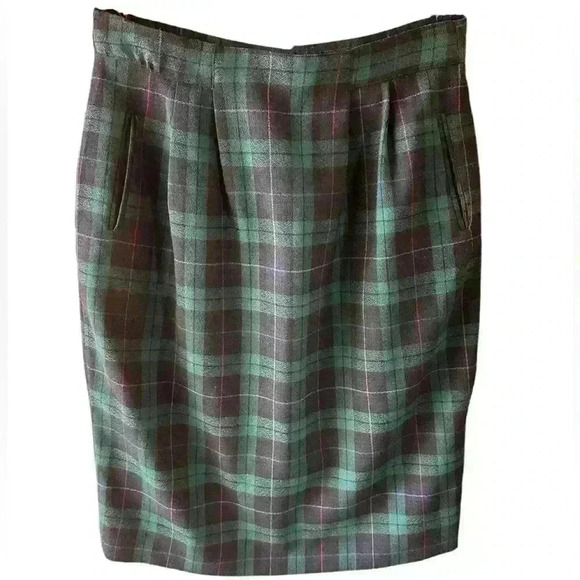 Austin Reed Green Plaid Skirt With Pockets